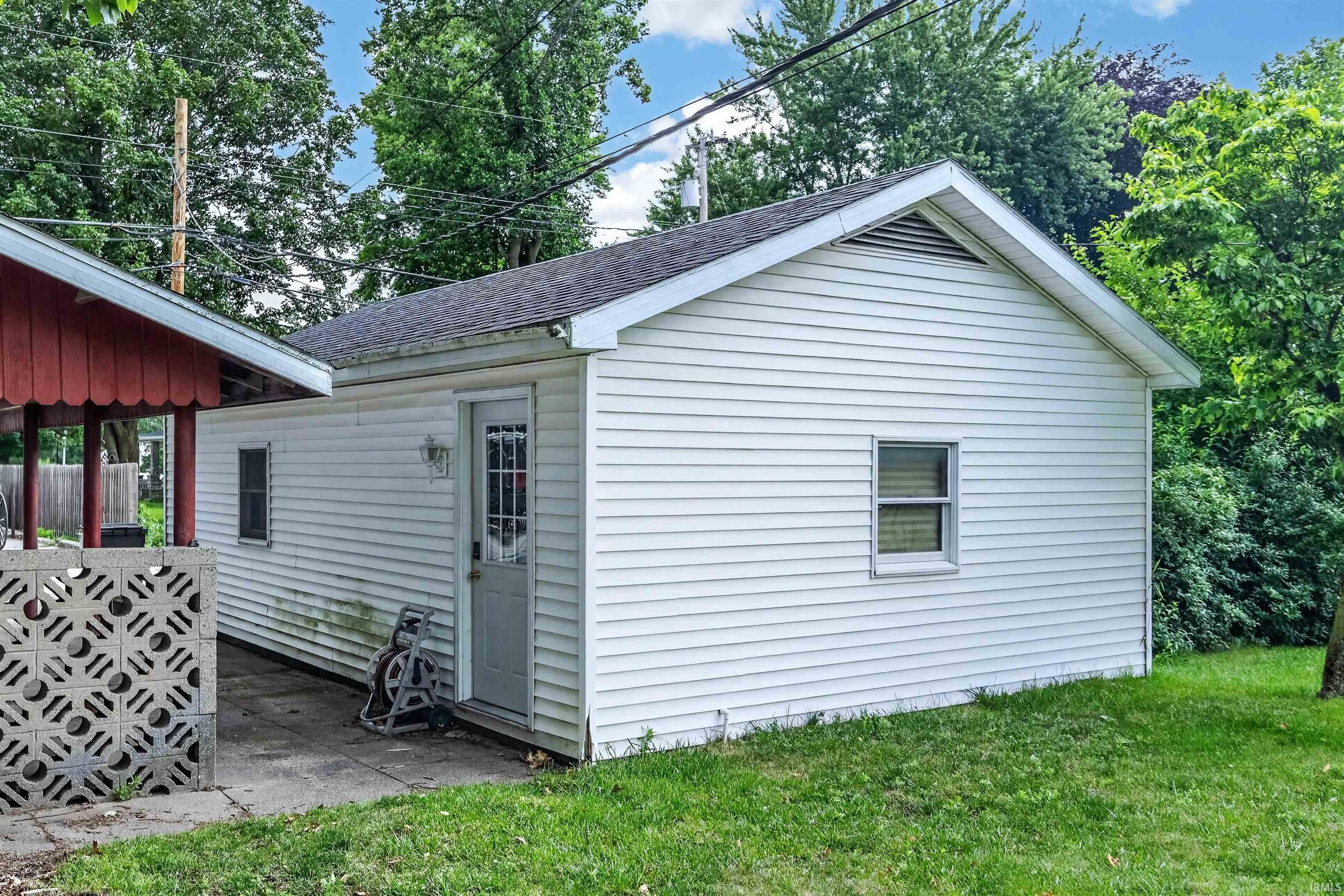 202 E Berry Street Middlebury IN 46540