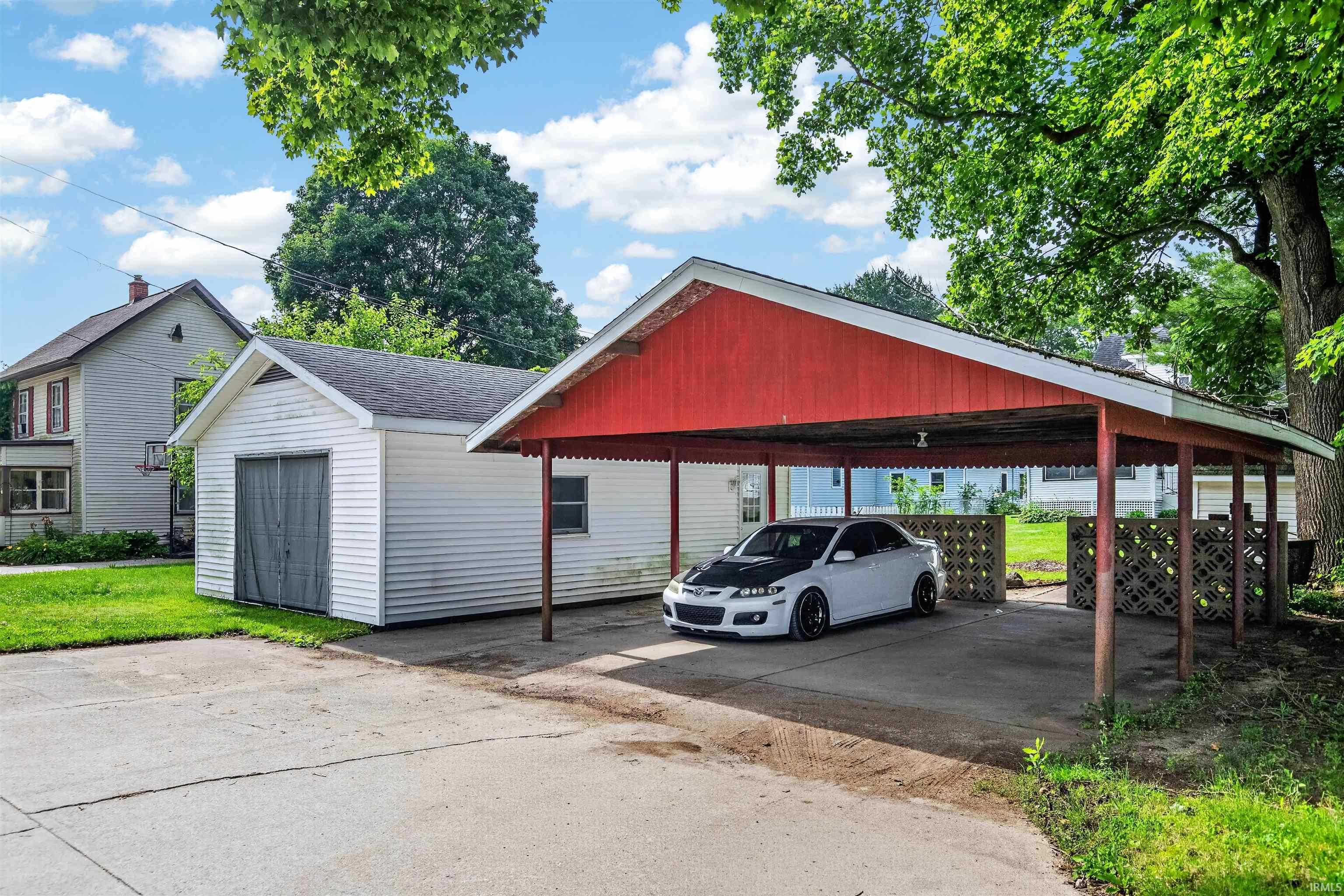 202 E Berry Street Middlebury IN 46540