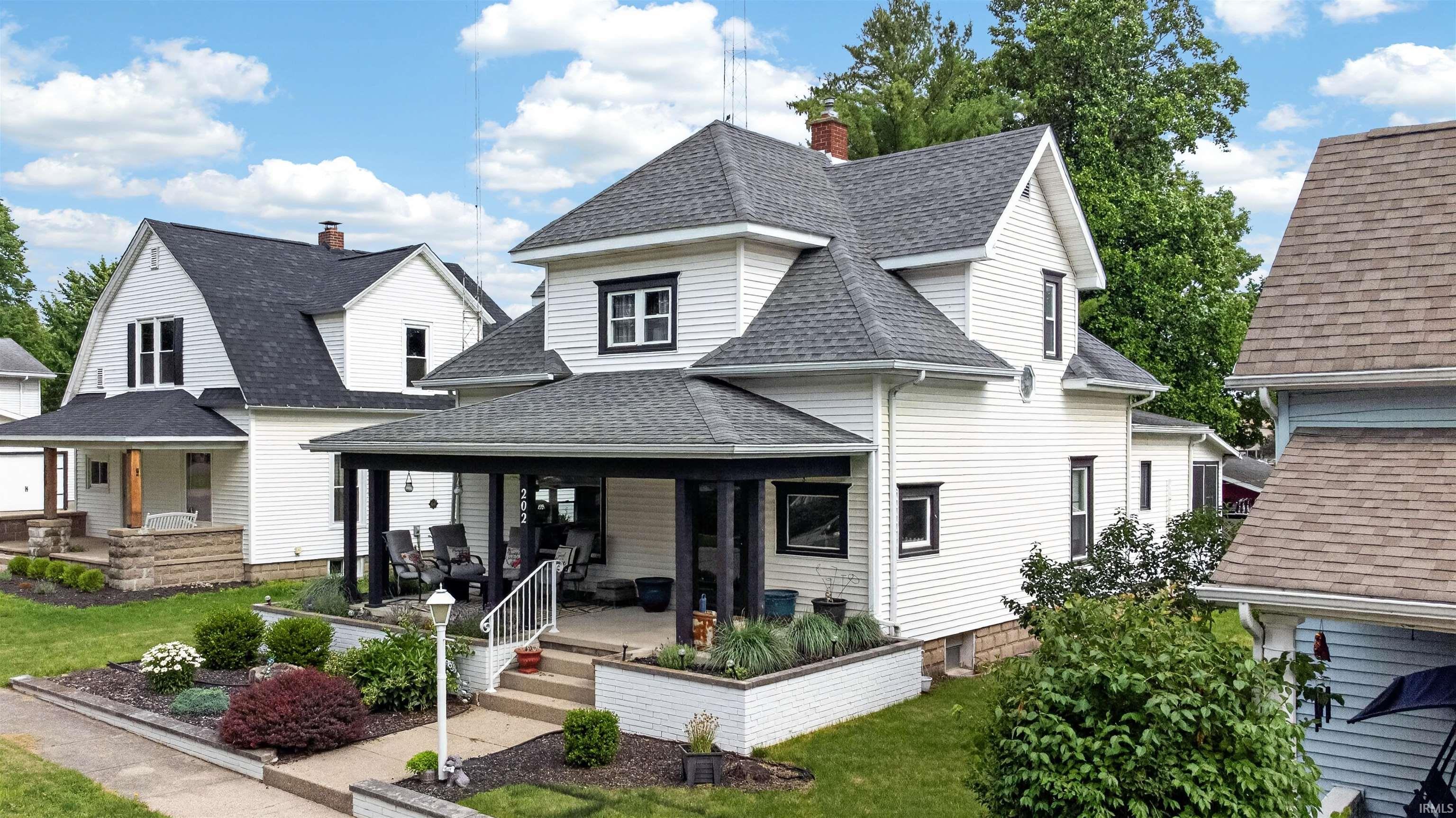 202 E Berry Street Middlebury IN 46540