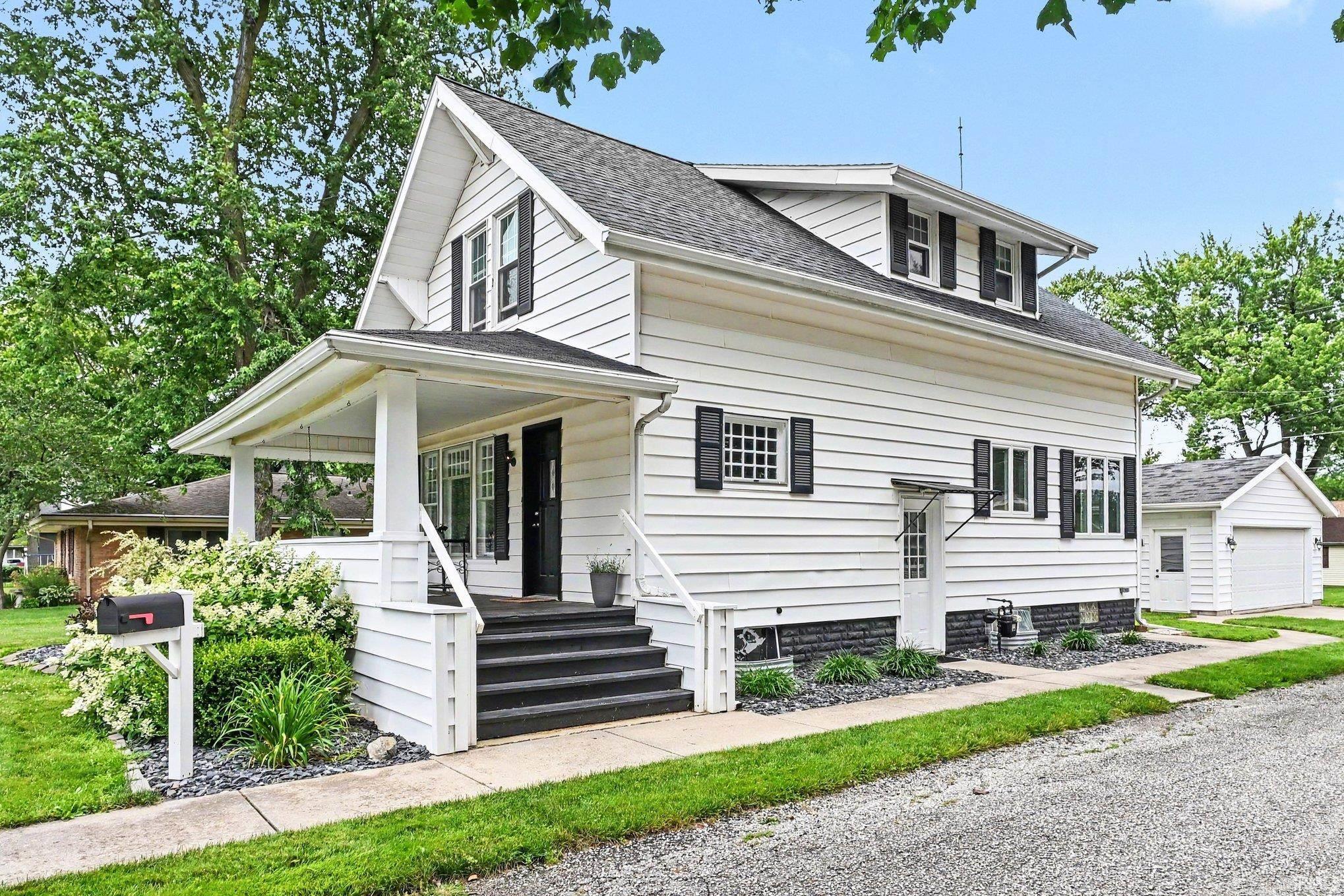 604 E Van Buren Street Nappanee IN 46550