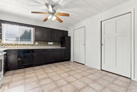 209 E Ohio Street Bluffton IN 46714