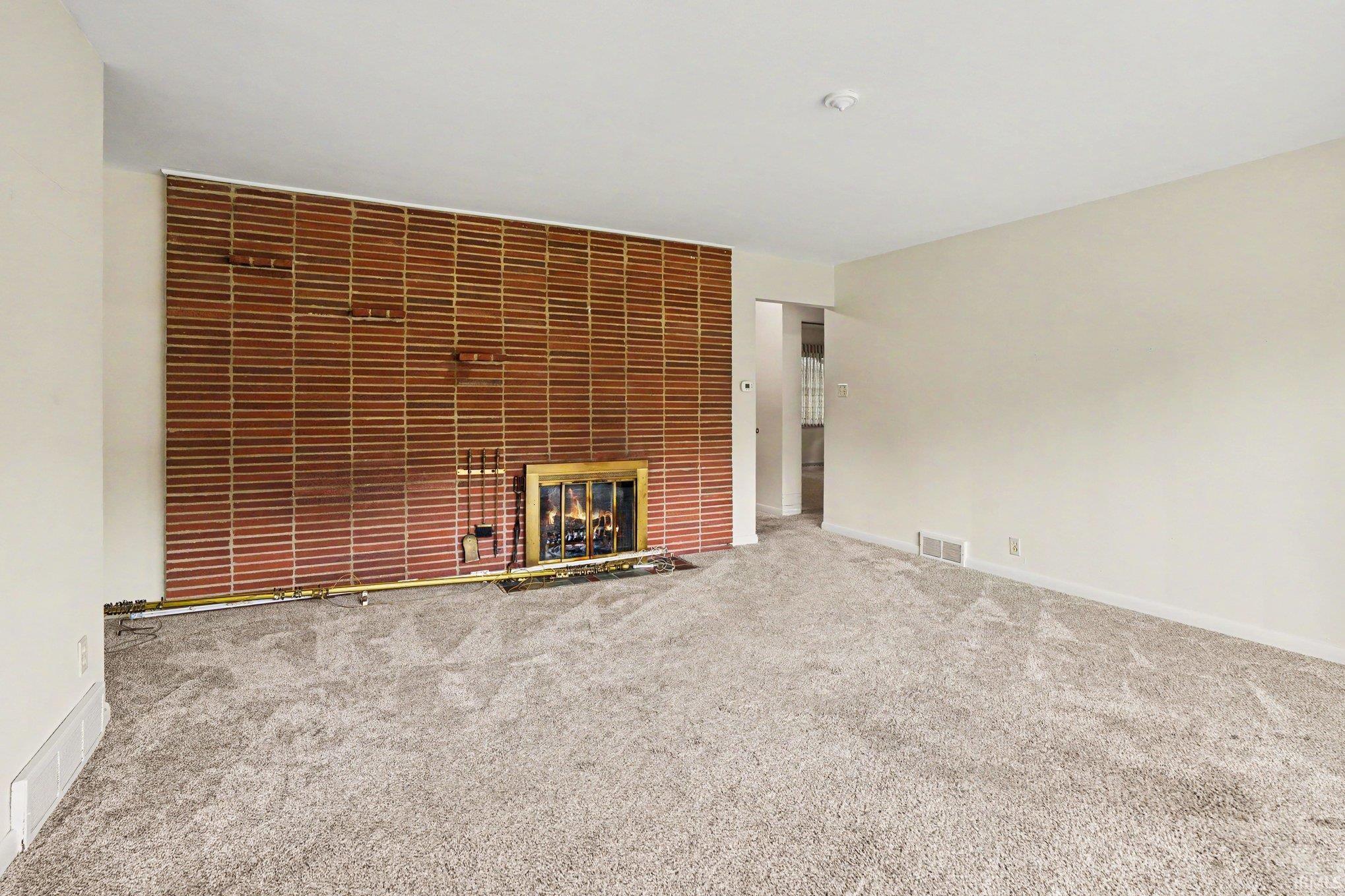 527 E Farneman Avenue South Bend IN 46614