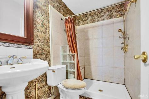 546 W Lois Lane Bloomington IN 47403