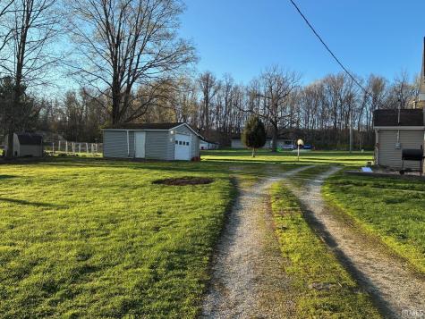 5421 N Riverside Road Attica IN 47918