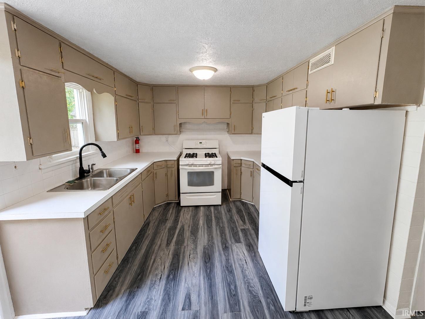1635 N Johnson Street South Bend IN 46628