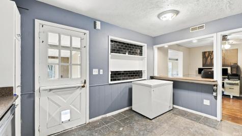 4622 Lake Avenue Fort Wayne IN 46815