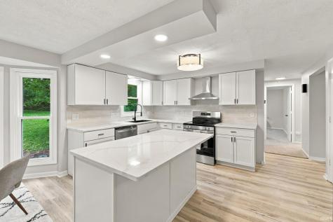 11207 Illinois Road Fort Wayne IN 46814