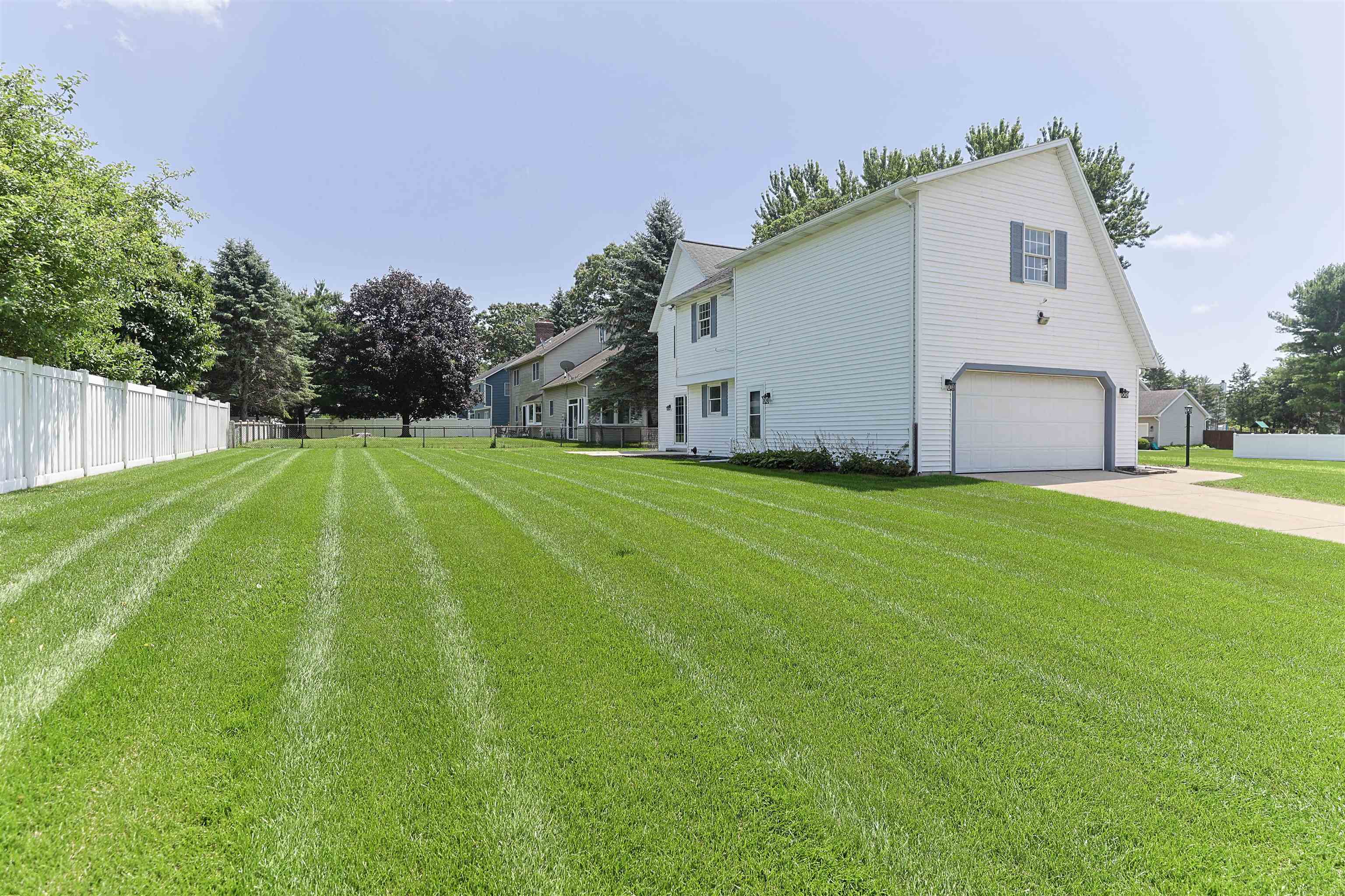 12385 Settlers Cove Court Granger IN 46530