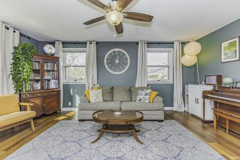 1457 S Pleasantview Drive Yorktown IN 47396