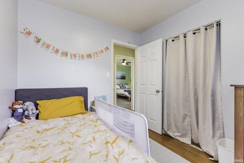 1457 S Pleasantview Drive Yorktown IN 47396