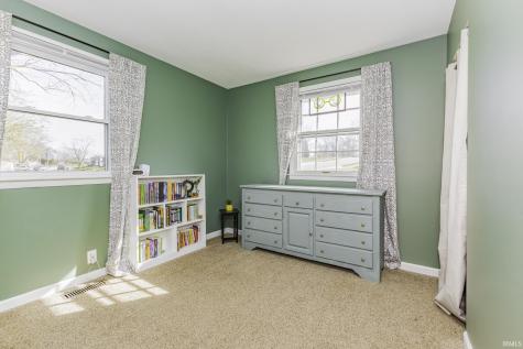 1457 S Pleasantview Drive Yorktown IN 47396