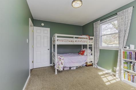 1457 S Pleasantview Drive Yorktown IN 47396