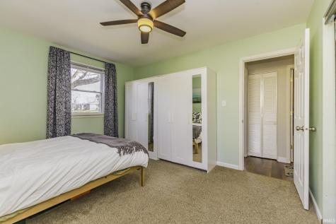 1457 S Pleasantview Drive Yorktown IN 47396