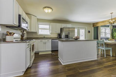 1457 S Pleasantview Drive Yorktown IN 47396