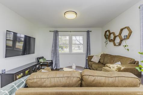 1457 S Pleasantview Drive Yorktown IN 47396