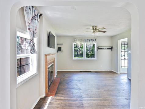1128 Somerset Lane Fort Wayne IN 46805