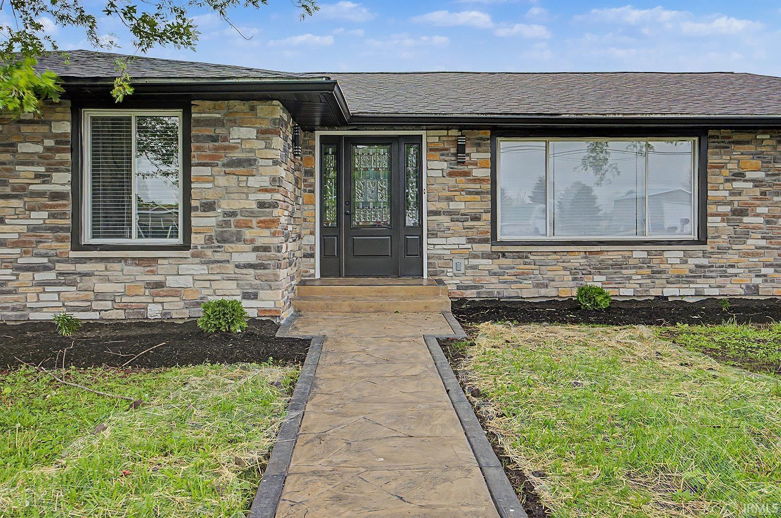 2612 E Michigantown Road Frankfort IN 46041