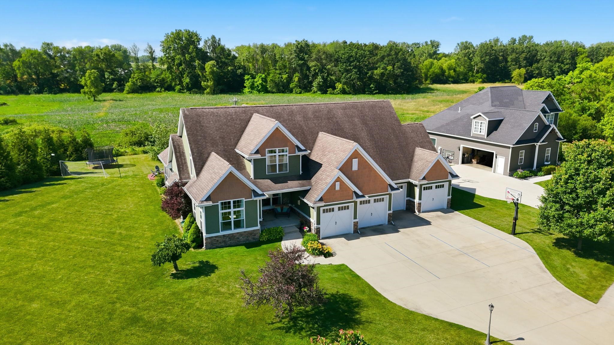 911 Hawthorn Drive Warsaw IN 46582