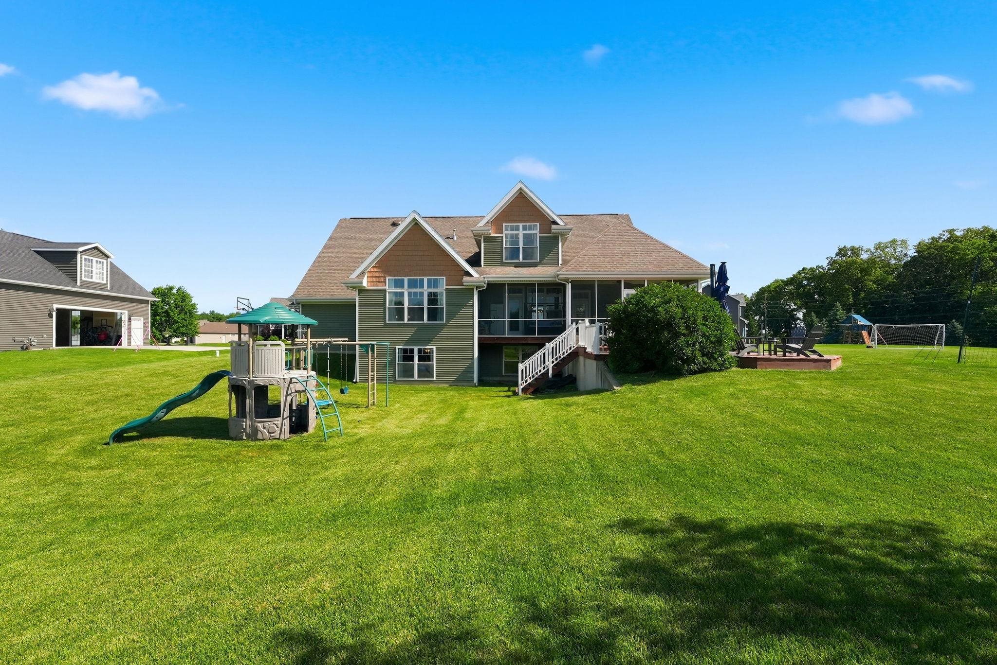 911 Hawthorn Drive Warsaw IN 46582