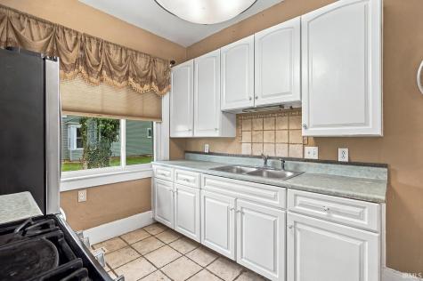 309 E Walnut Street Chalmers IN 47929