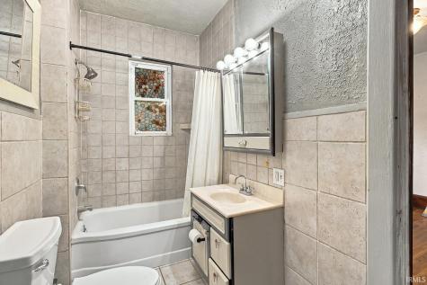 309 E Walnut Street Chalmers IN 47929