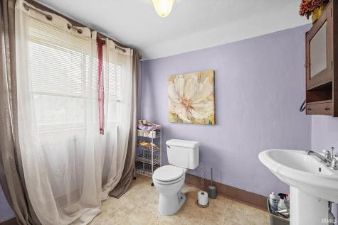 309 E Walnut Street Chalmers IN 47929