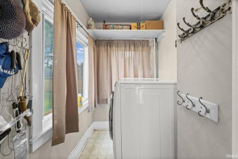 309 E Walnut Street Chalmers IN 47929