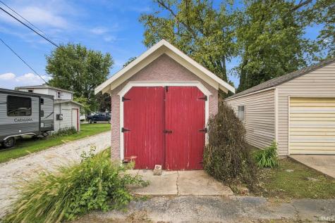 309 E Walnut Street Chalmers IN 47929