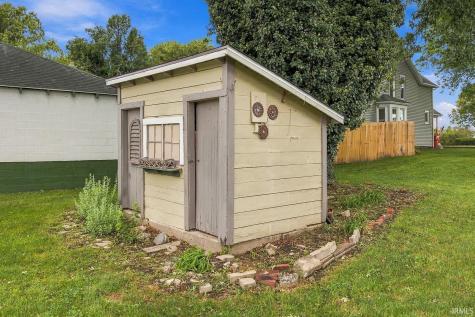 309 E Walnut Street Chalmers IN 47929