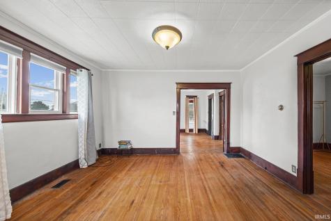 309 E Walnut Street Chalmers IN 47929