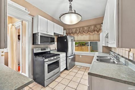 309 E Walnut Street Chalmers IN 47929