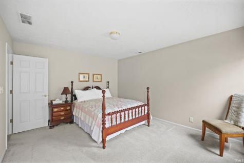 821 Red Oaks Lane Lafayette IN 47909