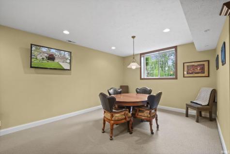 821 Red Oaks Lane Lafayette IN 47909