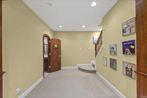 821 Red Oaks Lane Lafayette IN 47909