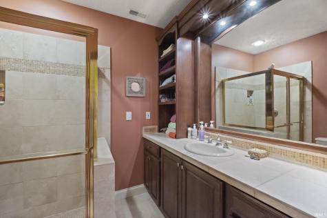 821 Red Oaks Lane Lafayette IN 47909