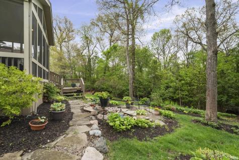 821 Red Oaks Lane Lafayette IN 47909