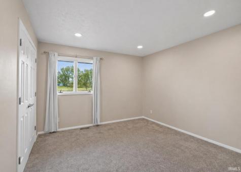 2204 Bluewater Drive Warsaw IN 46580