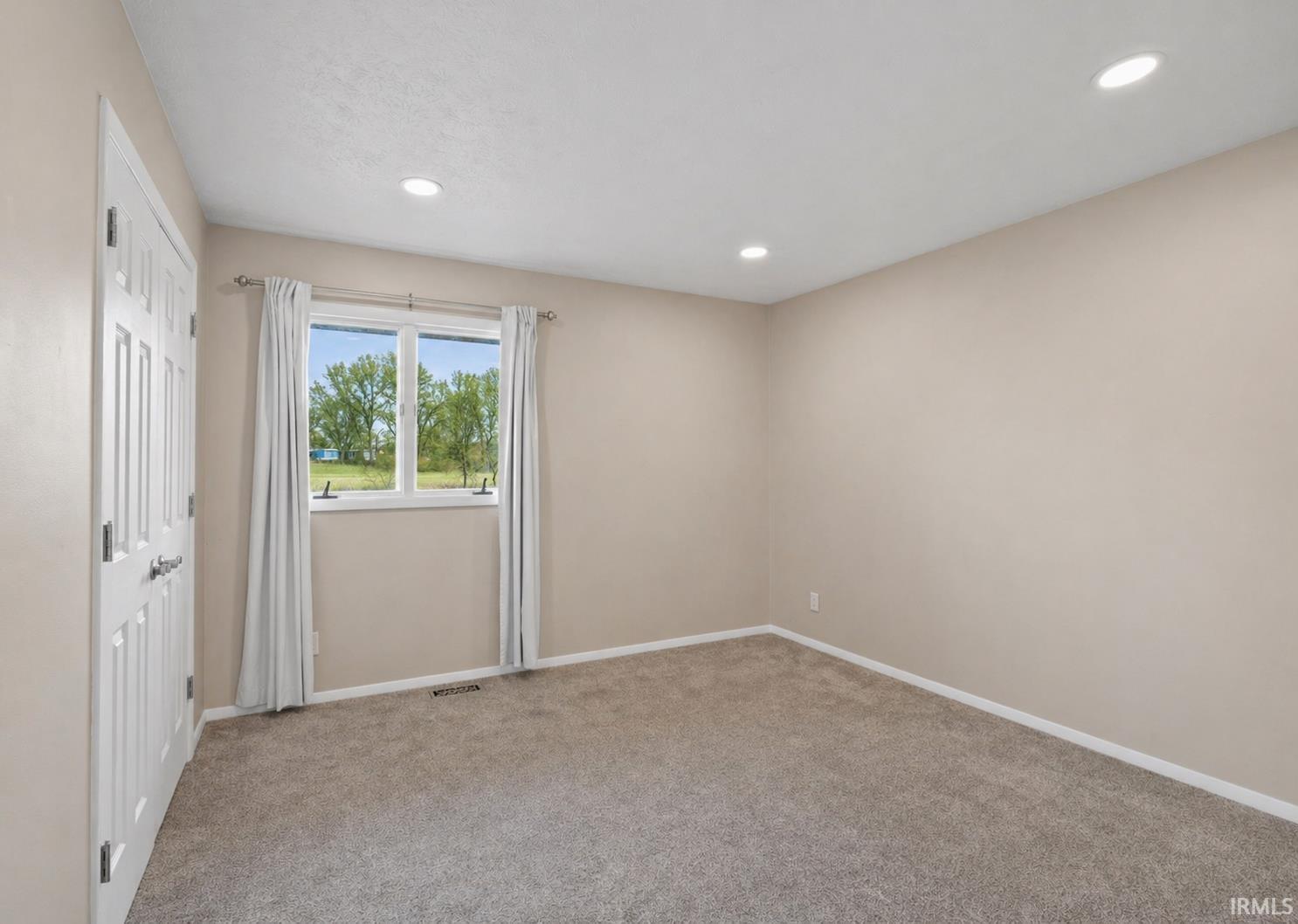 2204 Bluewater Drive Warsaw IN 46580