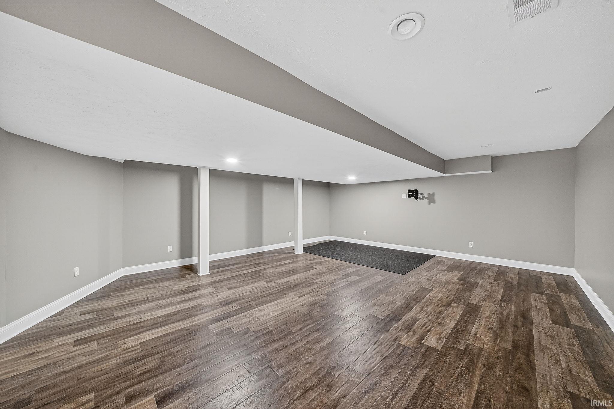 51216 Leeward Point Granger IN 46530