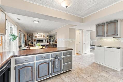 8323 Ramshire Lane Fort Wayne IN 46835