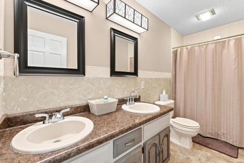 8323 Ramshire Lane Fort Wayne IN 46835