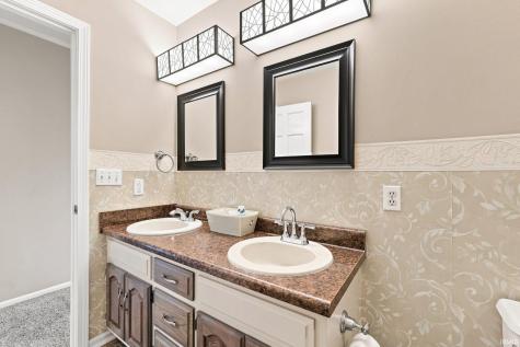 8323 Ramshire Lane Fort Wayne IN 46835