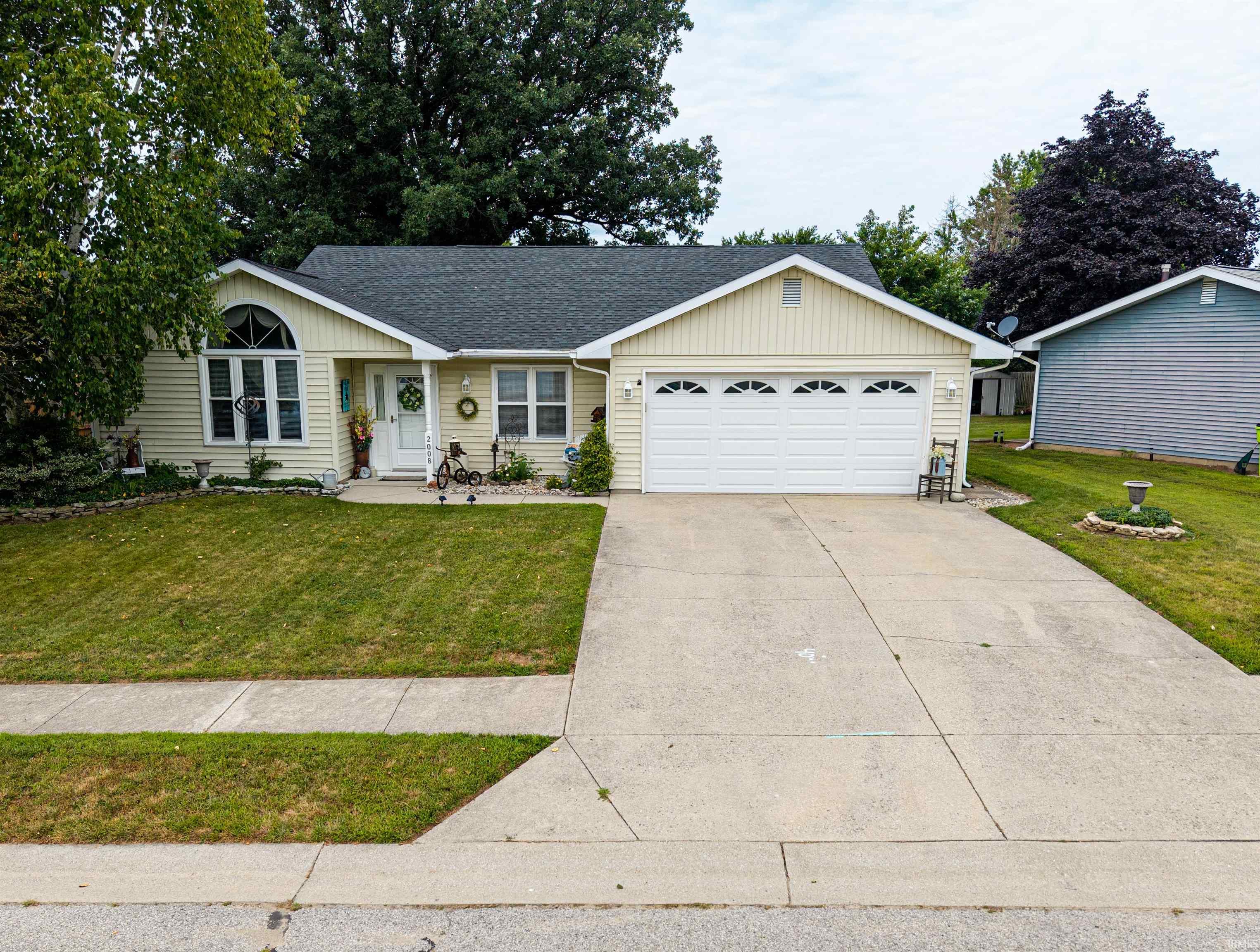 2008 Stoney Hurst Bend Huntington IN 46750