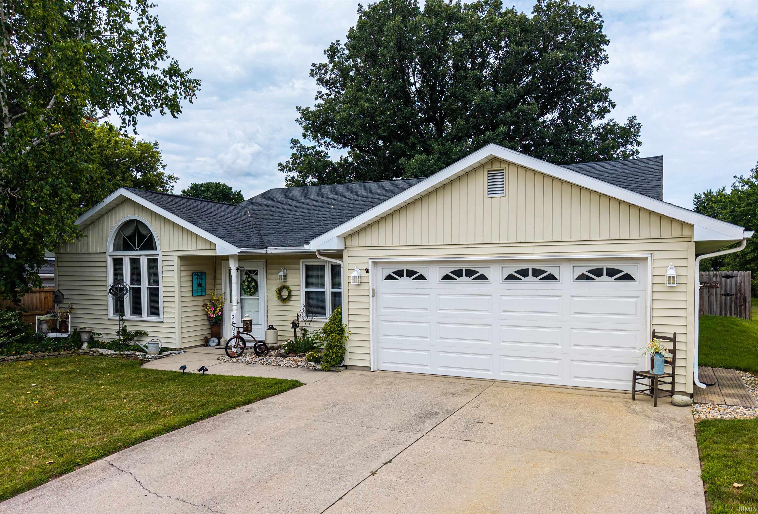 2008 Stoney Hurst Bend Huntington IN 46750