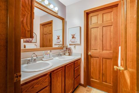 2008 Stoney Hurst Bend Huntington IN 46750