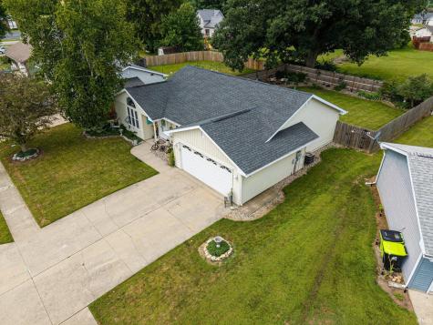 2008 Stoney Hurst Bend Huntington IN 46750