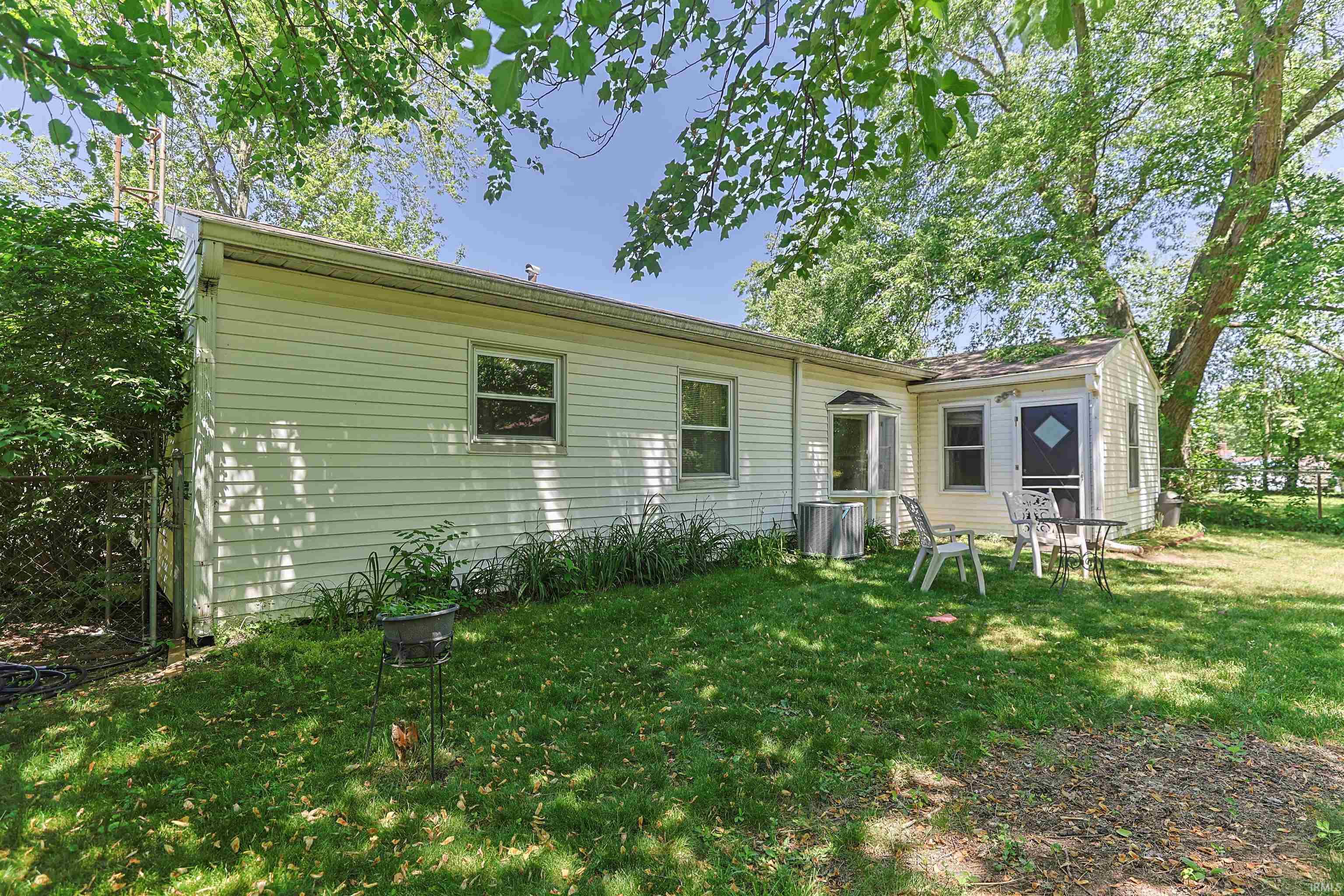 2116 Pershing Street South Bend IN 46628