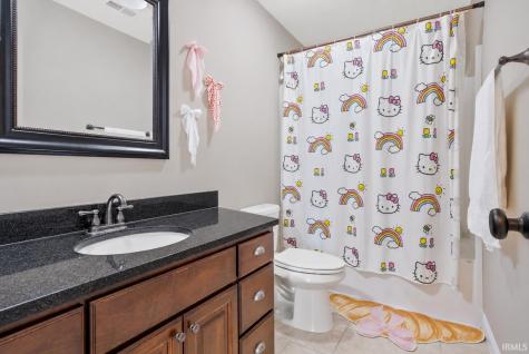 8825 Hartwell Drive Evansville IN 47725