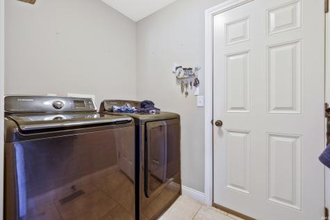 8825 Hartwell Drive Evansville IN 47725