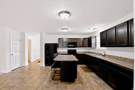 1102 W Limestone Way Fortville IN 46040